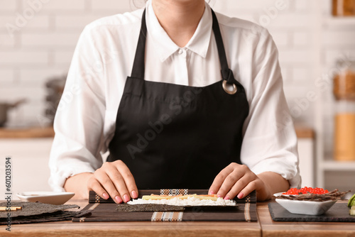 Woman preparing delicious s...