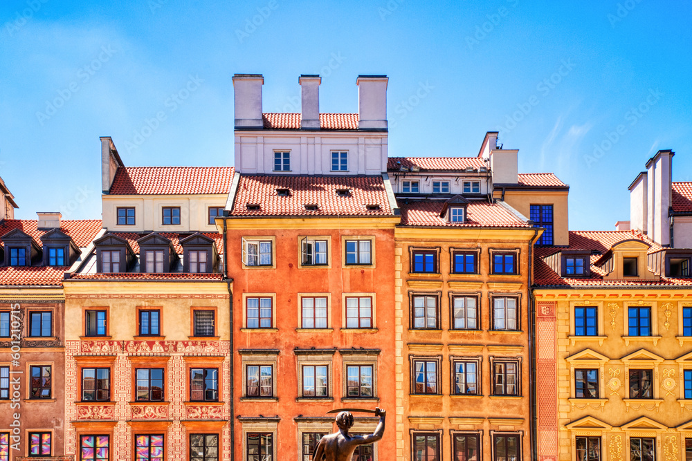 Fototapeta premium Old Town Square in Warsaw during a Sunny Day