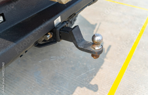 Tow hitch for towing a trailer of SUV