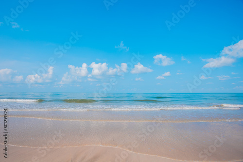 sea ​​water and sky on a sunny day © S@photo