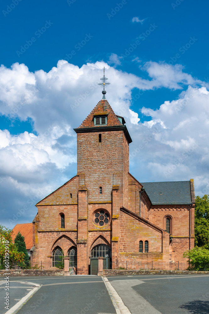 Westfassade der ehemalige Klosterkirche, heute Pfarrkirche St. Norbert in Enkenbach-Alsenborn. Region Pfalz im Bundesland Rheinland-Pfalz in Deutschland