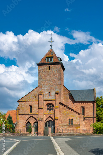 Westfassade der ehemalige Klosterkirche, heute Pfarrkirche St. Norbert in Enkenbach-Alsenborn. Region Pfalz im Bundesland Rheinland-Pfalz in Deutschland