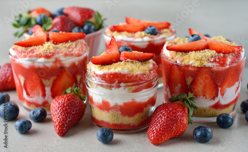 Dessert parfait strawberry cheesecake