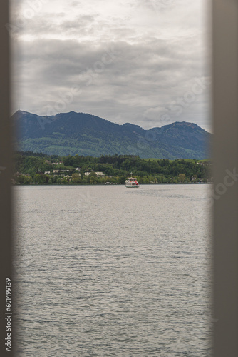 Schiff auf dem Vierwaldstättersee in Luzern, Schweiz © Marc