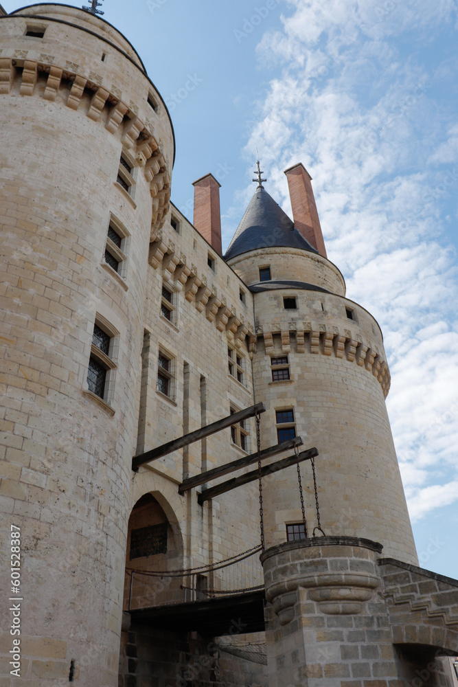 Indre-et-Loire - Langeais - Entrée du chateau avec le pont levis