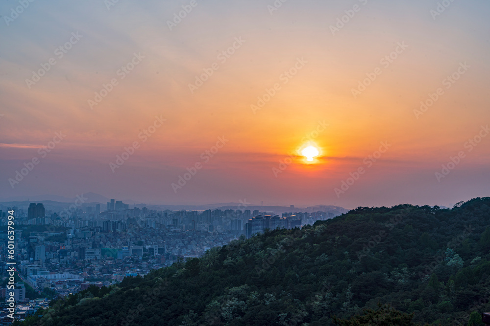 Sunset beyond Namsan(name of Mountain) on dust day, Seoul, Korea
Dust wind comes from China on spring