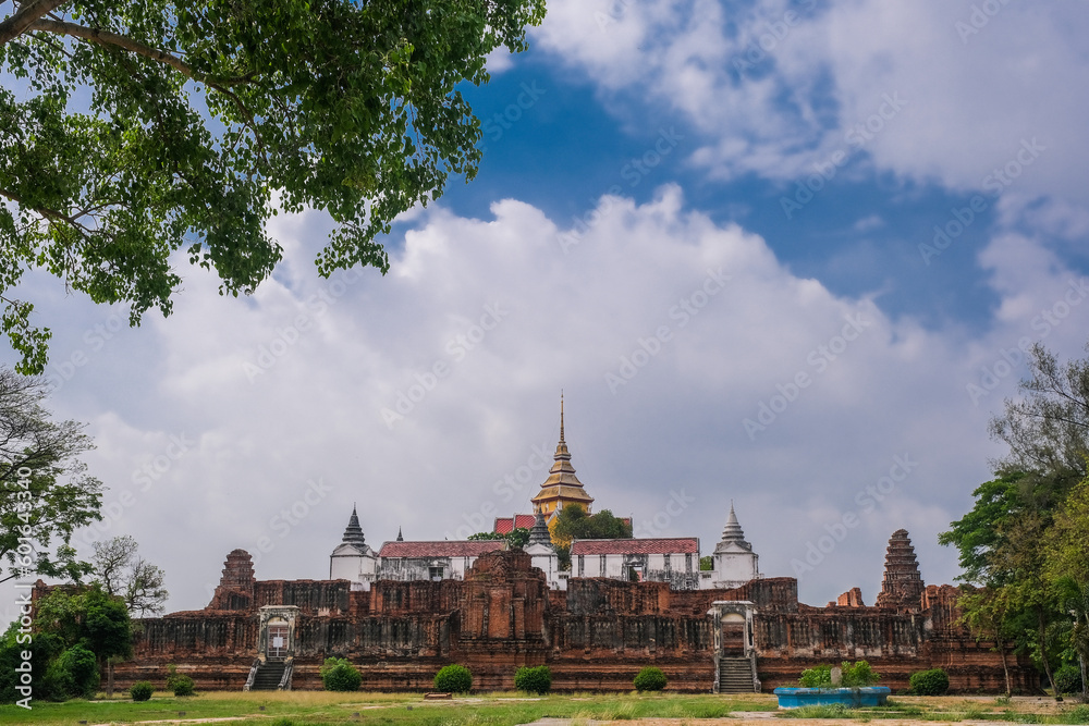 Prasat Nakhon Luang is located at Nakhon Luang Subdistrict, Nakhon Luang District, Phra Nakhon Si Ayutthaya Province. ancient