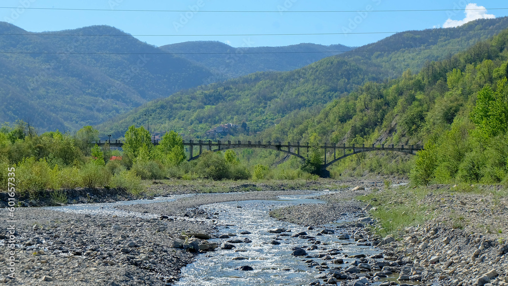 Fototapeta premium Piemont Gebirge in Italien - Parco Naturale Regionale dell'Antola