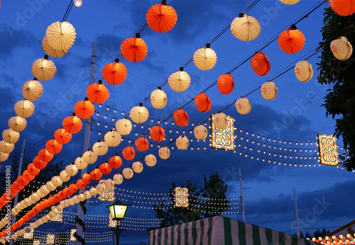 Feria de abril Sevilla, farolillos iluminados.