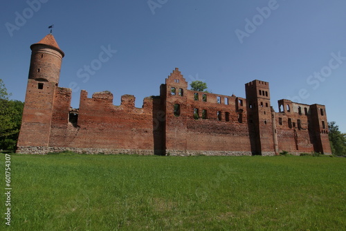 Zamek w Szymbarku. Ruiny. Okolice Iławy. Polska - Mazury - Warmia.
