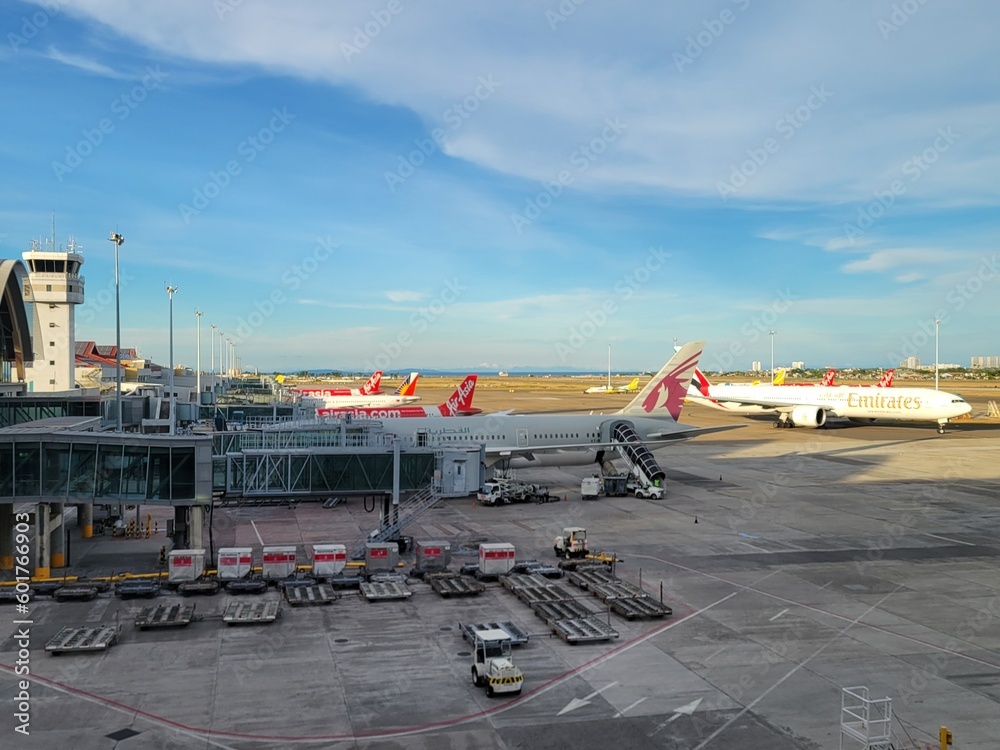 Qatar Airways and Emirates widebody jets at MactanCebu International
