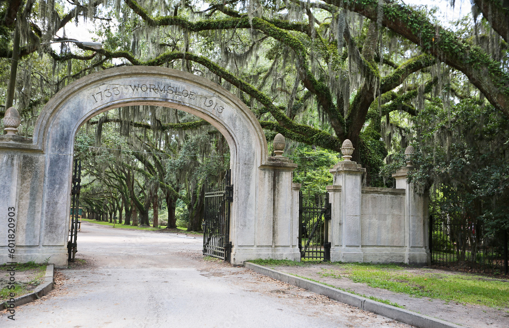 Entrance gate to Wormsloe Plantation - Georgia Entrance gate to Wormsloe Plantation - Georgia