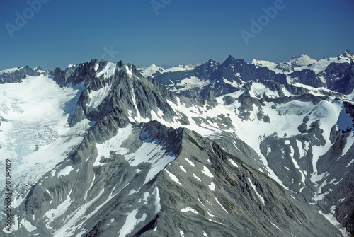 Obraz na płótnie Panoramic Aerial View of the Mountains of Glacier Bay w salonie