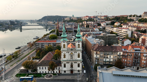 Foto Aerial view of Budapest city skyline, Saint Anne Parish of Upper Watertown (Fels