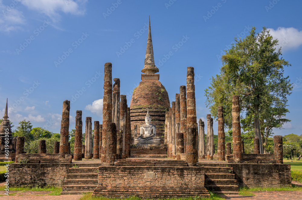 Obraz premium Wat Sa Si at Sukhothai National Historical Park, Sukhothai, Thailand