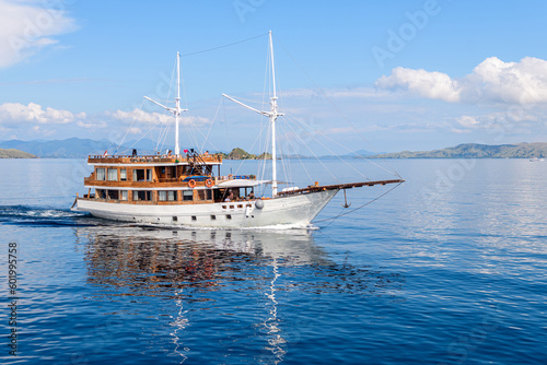 Canvastavla cruise tour at komodo national park, indonesia