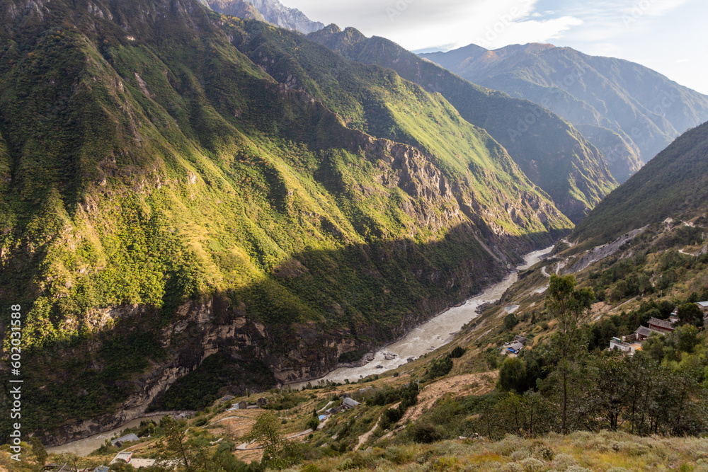 Tiger Leaping Gorge, Yunnan province, China Tiger Leaping Gorge, Yunnan province, China
