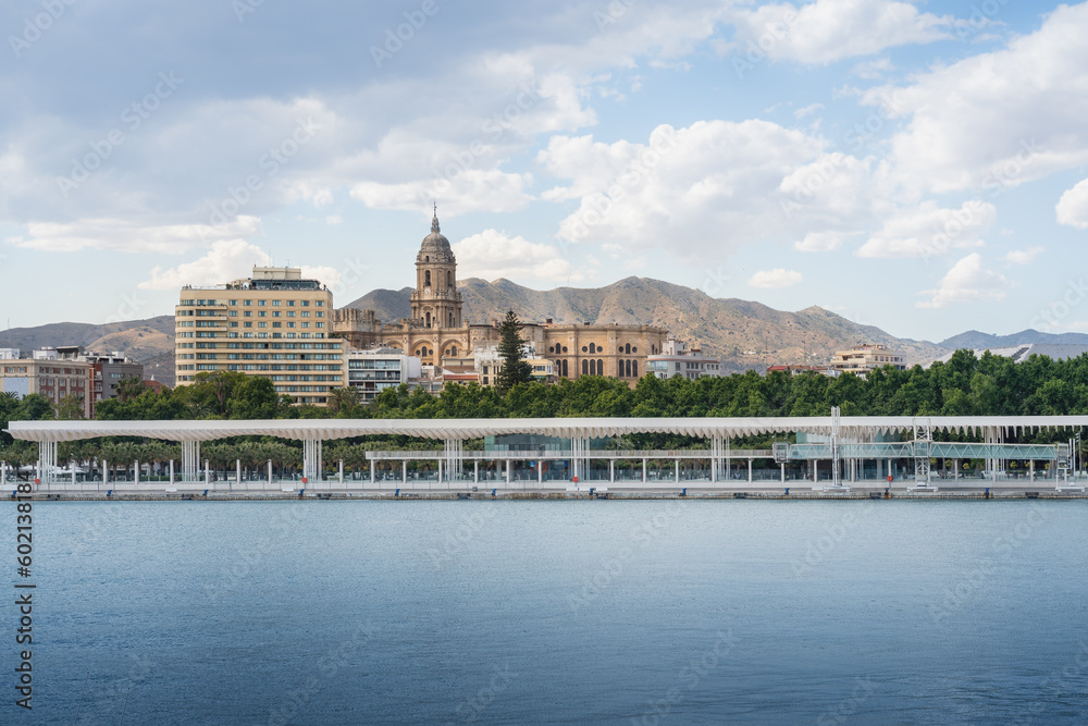 Obraz premium Malaga Skyline with Malaga Cathedral and Paseo del Muelle Uno - Malaga, Andalusia, Spain