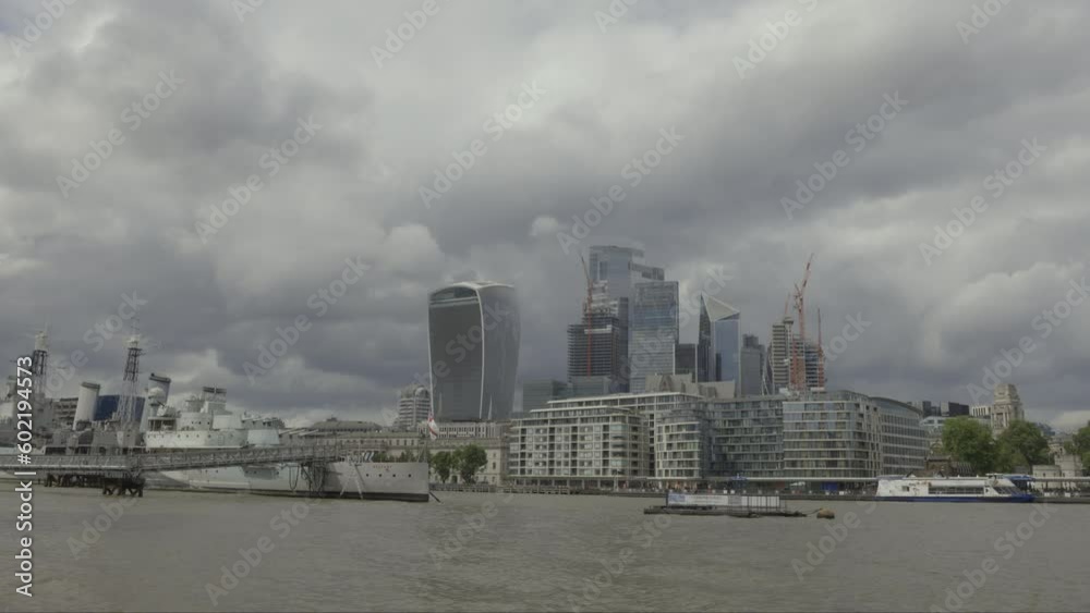 The River Thames and London's iconic buildings The River Thames and London's iconic buildings