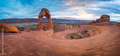 panorama sunset at delicate arch in arches national park in utah usa 