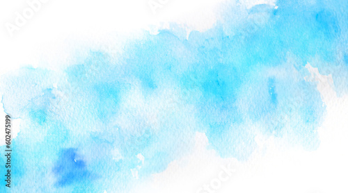 コピースペースのある夏の空や海をイメージした水色の水彩背景　背景イラスト　テクスチャ素材