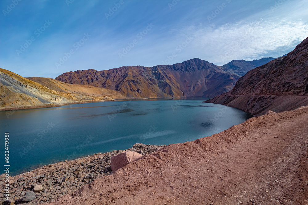 paisagem do lago na represa e  Cajón del Maipo e Embalse El Yeso, Chile cordilheira dos Andes, Santiago, Chile