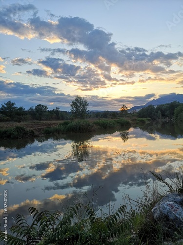 río llobregat, atardecer, puesta de sol, bienestar, creación, fondo de móvil, fondos de móviles, foto espectacular, foto, atractivo, atractiva, atraer, paz, calma, agua, España, Olesa de Montserrat