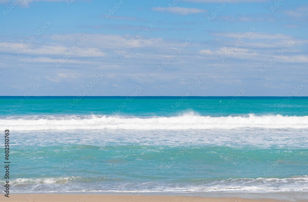 horizon view of bahamas and wavy water