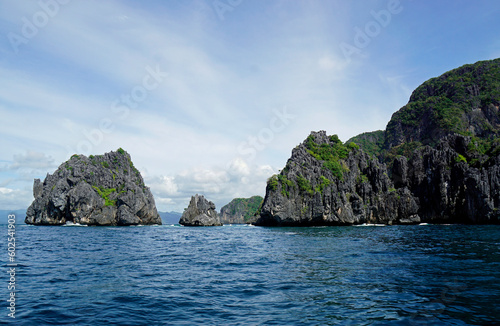 massive limestone rocks at the el nido archipelago