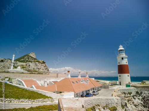 vista del faro de punta Europa en el peñón de Gibraltar	
