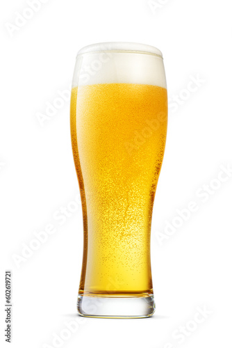 Fotografia Weizen glass of fresh yellow beer with cap of foam isolated