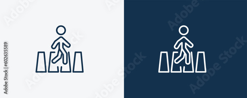 road crossing icon. Outline road crossing icon from people and relation collection. Linear vector. Editable road crossing symbol can be used web and mobile