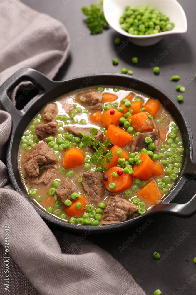 beef stew with carrot and pea