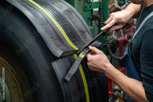 tire renewal in a workshop