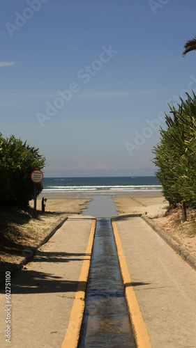 Visão da entrada da praia de Riveira de São Lourenço em Bertioga Brasil.  photo