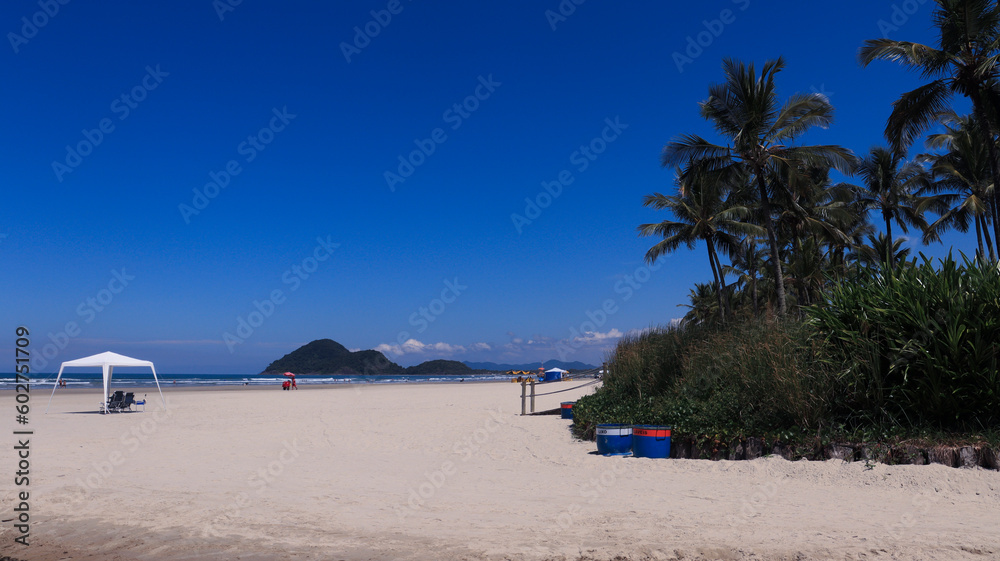 Orla da praia de Rivieira de São Lourenço, Bertioga, SP, Brasil Orla da praia de Rivieira de São Lourenço, Bertioga, SP, Brasil