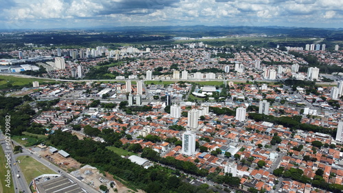 Fototapeta Naklejka Na Ścianę i Meble -  Visão aérea da área residencial da cidade de São josé dos campos em São Paulo