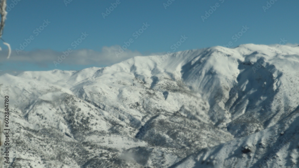 Montanhas das cordilheiras dos Andes no Chile em 2022. 