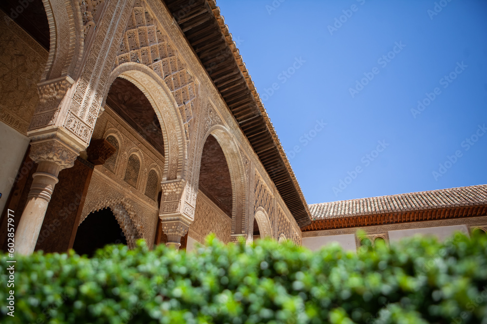 Obraz premium Arch outside the Red Palace in Granada Spain