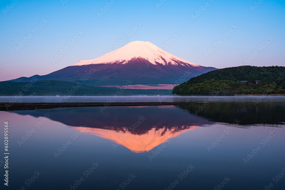 山中湖から逆さ富士