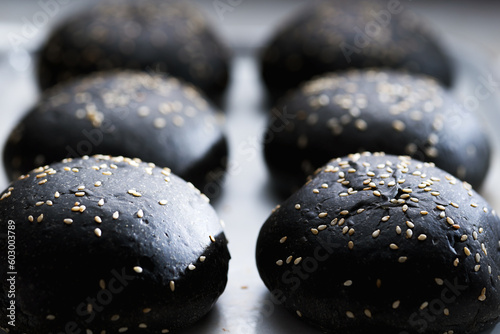 Obraz na płótnie tray of charcoal buns w salonie