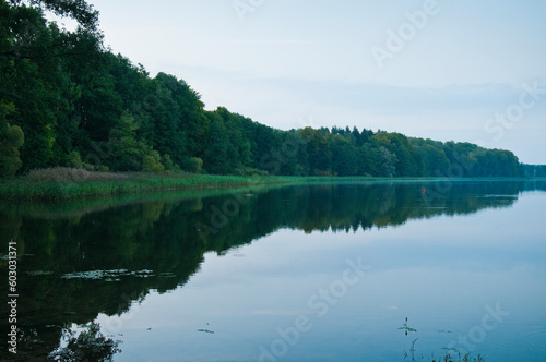 Obraz na płótnie Jezioro, woda, krajobraz, niebo, las, w salonie