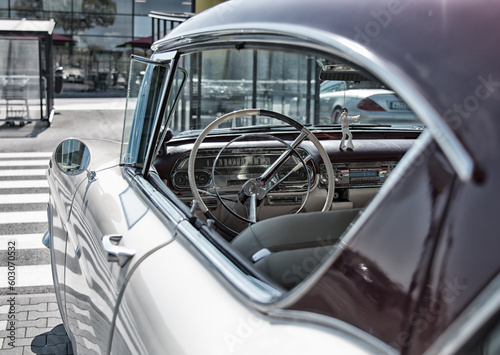 Ein altes amerikanisches Auto. Es ist ein Coupe im amerikanischen Stil © Holger