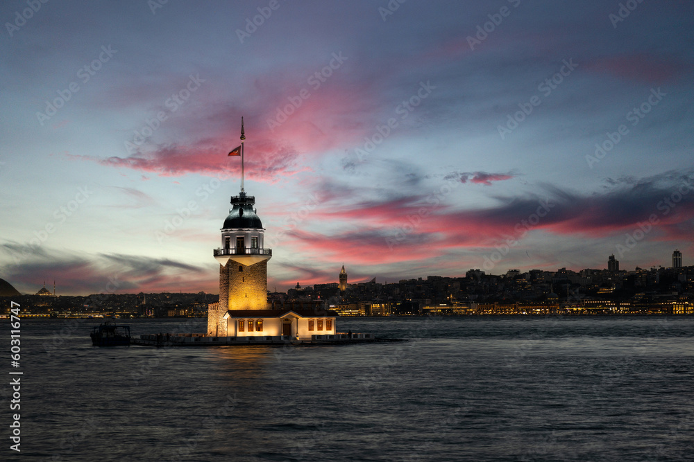 Maiden's Tower: Sunset over Istanbul's Iconic Landmark
