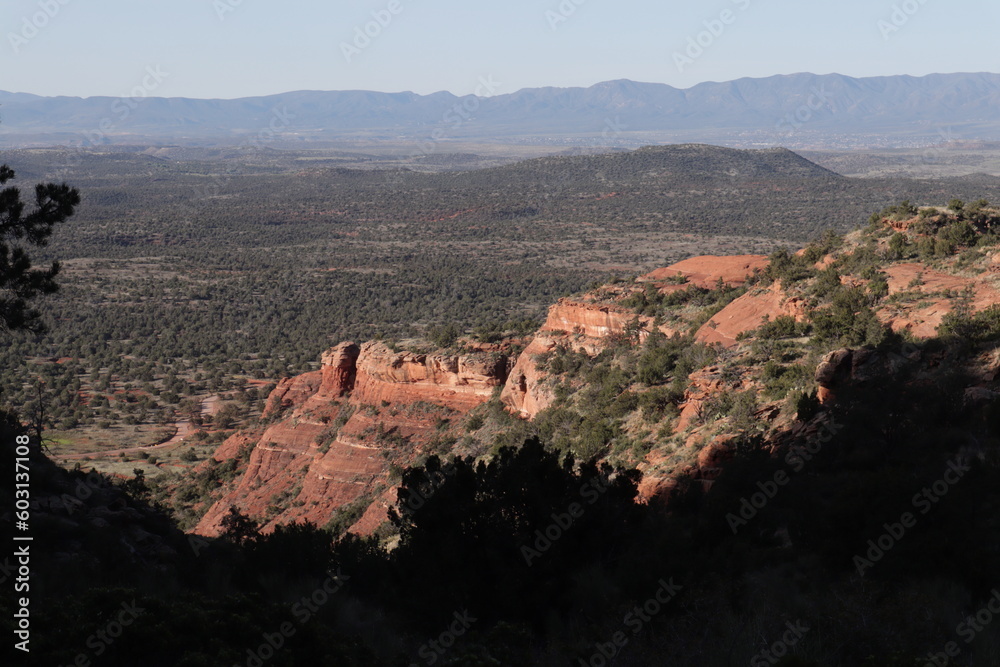 Fototapeta premium Bear Mountain Hiking Trail in Sedona, Arizona USA