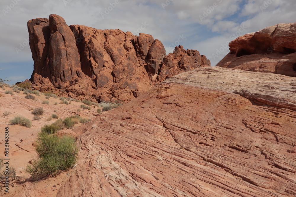 Fototapeta premium Hiking in Valley of fire in Nevada, USA
