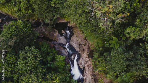 Fotografia Small cascade in El Yunque national forest, Puerto Rico
