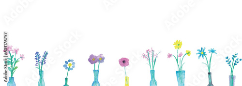 水彩画。水彩タッチの花瓶に入った花イラスト。一輪挿しのベクターイラスト。北欧風花イラスト。Watercolor painting. Illustration of flowers in a vase with watercolor touch. Vector illustration of a single flower vase. Scandinavian style flower illust
