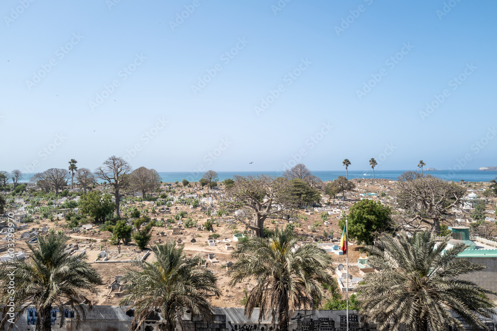 le cimetière musulman sur la corniche de Dakar au Sénégal en Afrique de l'Ouest