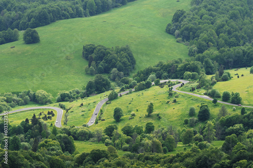 Fototapeta Naklejka Na Ścianę i Meble -  Krajobraz wiosenny w zielonych górach Bieszczady,
Tło naturalne.